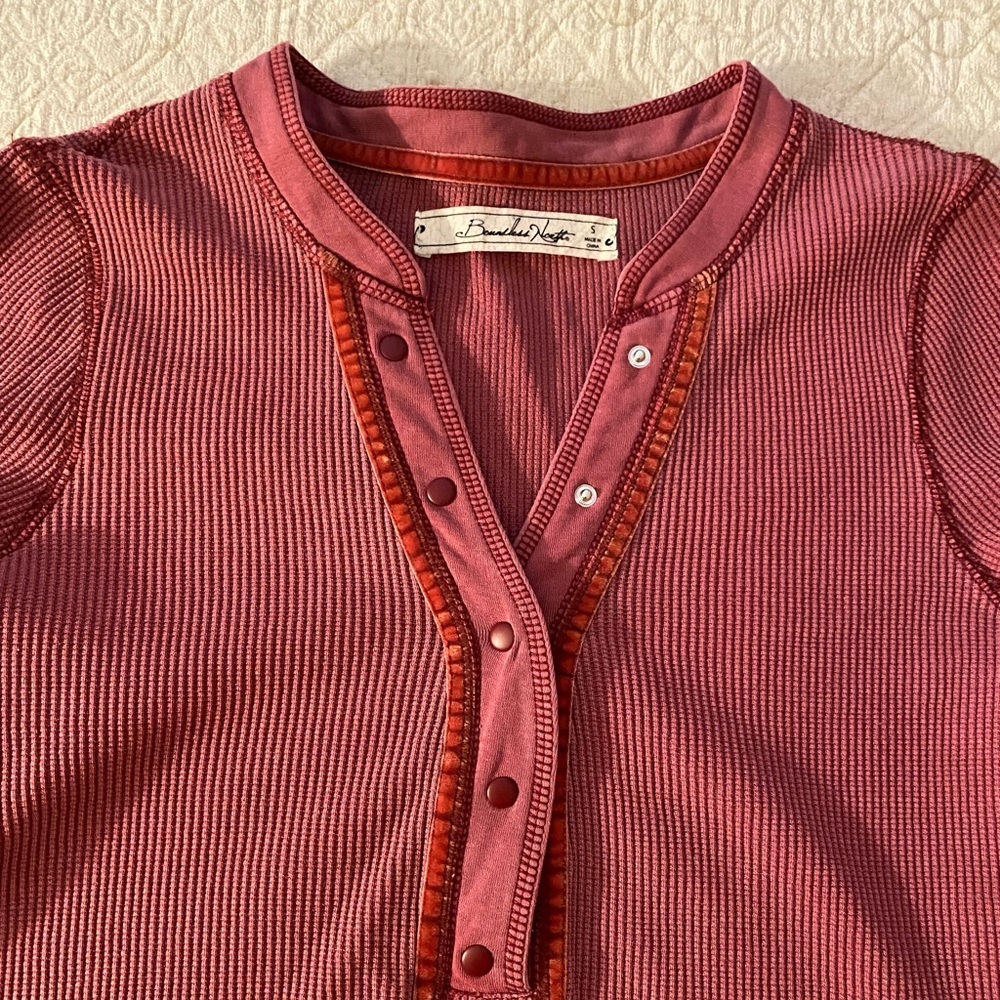 Boundless North NWT distressed thermal L/S top: snap cuff detail : velvet trim :